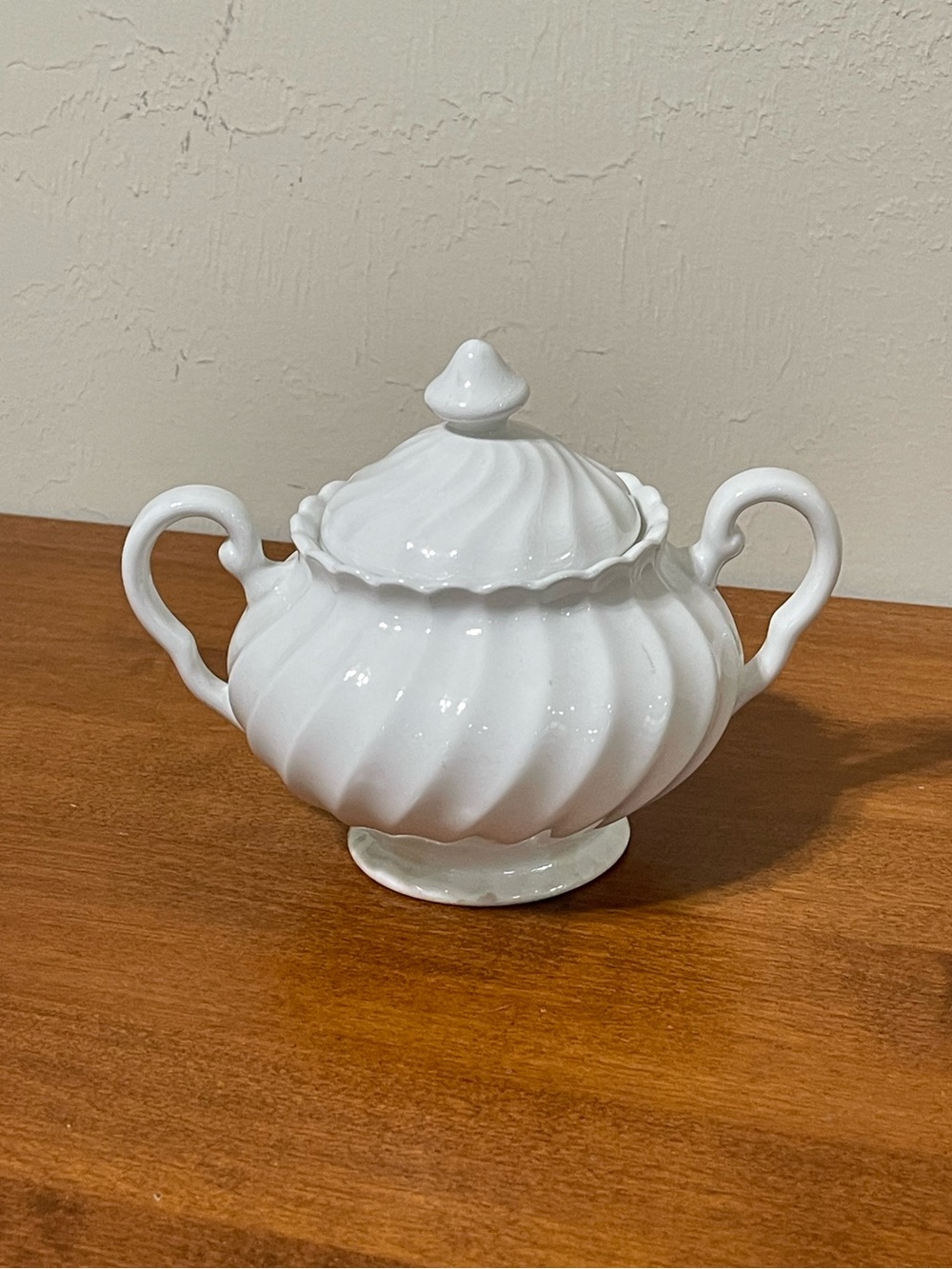 Johnson Brothers Regency Snowhite Pattern Sugar Bowl Swirl Made England Vintage - Picture 5 of 13